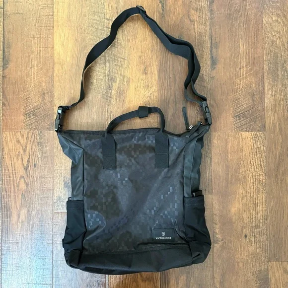 VICTORINOX nylon tote/ travel bag, unisex, NWOT Luggage & Travel Bags